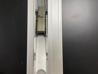 Стойка бортовая алюминиевая вертикальная правая 600мм