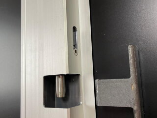 Стойка бортовая алюминиевая вертикальная левая 600мм